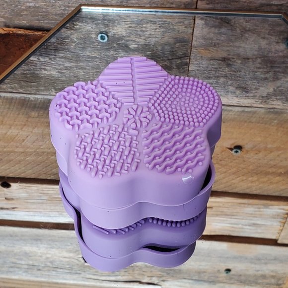 Silicone Makeup Brush Cleaning Pads - Lavender - Set of 2 - Flower - Picture 4 of 6
